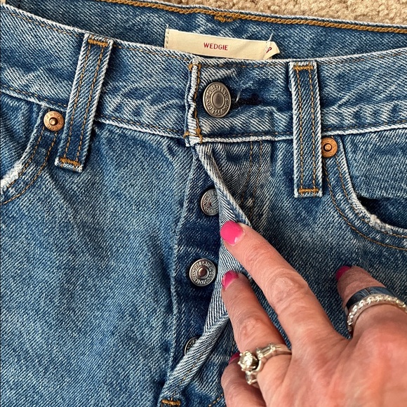 Levi’s Wedgie Distressed Button Fly Jeans - Picture 2 of 8